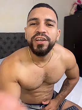 Snapshot of vincentjaxon chatting on October 2, 12:34 pm vincentjaxon online show from October 2, 12:34 pm