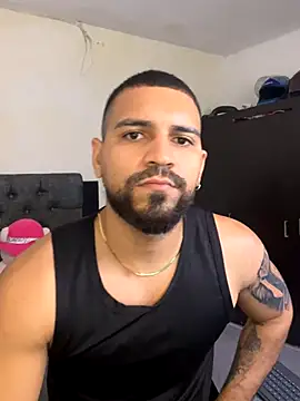 Snapshot of vincentjaxon chatting on October 4, 11:41 am vincentjaxon online show from October 4, 11:41 am