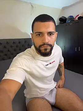 Snapshot of vincentjaxon chatting on October 16, 11:55 am vincentjaxon online show from October 16, 11:55 am