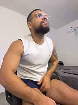 Snapshot of vincentjaxon chatting on October 26, 11:16 am vincentjaxon online show from October 26, 11:16 am