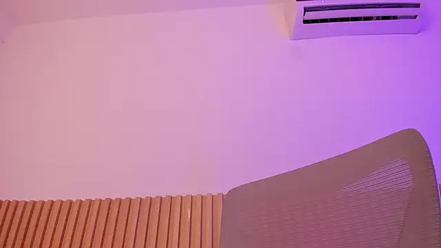 OliviaSweett online show from February 7, 7:17 pm