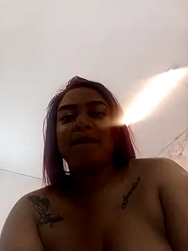 nathaliamiller online show from December 16, 7:52 pm