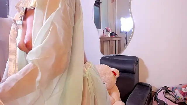 Snapshot of Amishell_ chatting on February 4, 10:26 pm Amishell online show from February 4, 10:26 pm