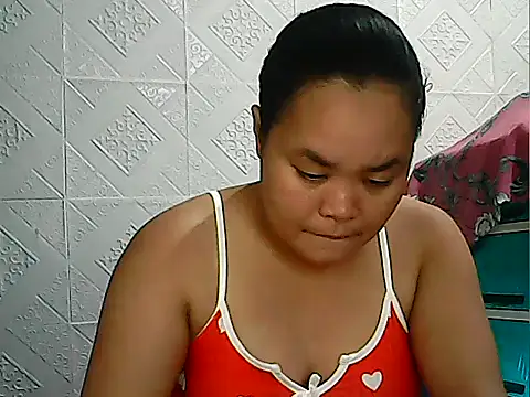 CreamyPussy4uxx online show from May 7, 1:16 pm