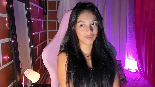 Snapshot of MelanyOconner chatting on February 18, 5:31 pm MelanyOconner online show from February 18, 5:31 pm