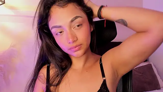 Snapshot of MelanyOconner chatting on March 23, 11:20 pm MelanyOconner online show from March 23, 11:20 pm