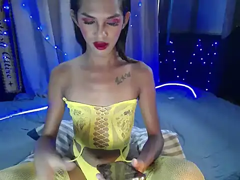 Snapshot of hot_tsmicah chatting on April 17, 4:04 am hot tsmicah online show from April 17, 4:04 am