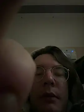 Snapshot of Hungboxer69 chatting on February 19, 3:46 am Hungboxer69 online show from February 19, 3:46 am