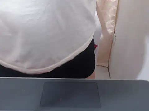 Snapshot of PrettyClaudia chatting on May 9, 9:36 am PrettyClaudia online show from May 9, 9:36 am