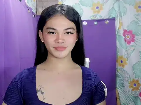 Snapshot of caramiya chatting on August 4, 8:28 am caramiya online show from August 4, 8:28 am