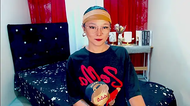 Snapshot of fantasticsophia69 chatting on January 11, 7:24 am fantasticsophia69 online show from January 11, 7:24 am