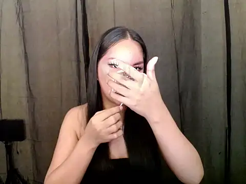 kimjee123 online show from June 10, 10:52 pm