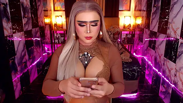 Seductivemeganxx online show from December 14, 8:35 pm