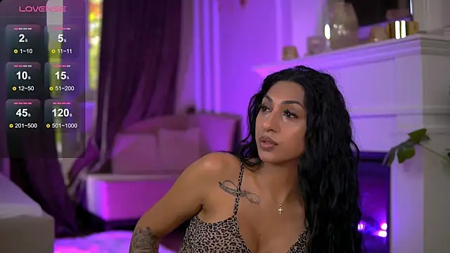 EmaHallee online show from October 12, 7:29 am