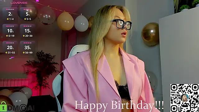 Snapshot of Margo-pvt chatting on October 27, 1:31 am Margo-pvt online show from October 27, 1:31 am