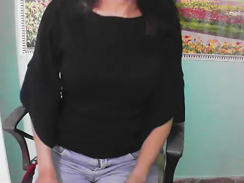 Snapshot of Lovely_bhabhi143 chatting on February 12, 6:08 am Lovely bhabhi143 online show from February 12, 6:08 am