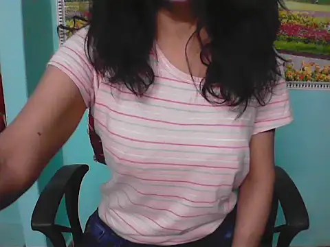 Snapshot of Lovely_bhabhi143 chatting on March 5, 5:36 am Lovely bhabhi143 online show from March 5, 5:36 am