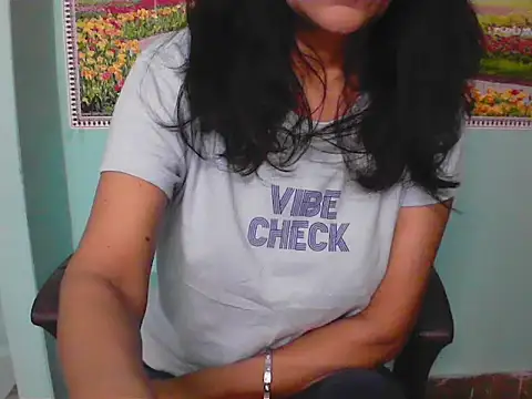 Snapshot of Lovely_bhabhi143 chatting on March 11, 5:46 am Lovely bhabhi143 online show from March 11, 5:46 am