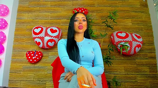 Snapshot of Cupcake_Izzy chatting on February 14, 5:37 am Cupcake Izzy online show from February 14, 5:37 am