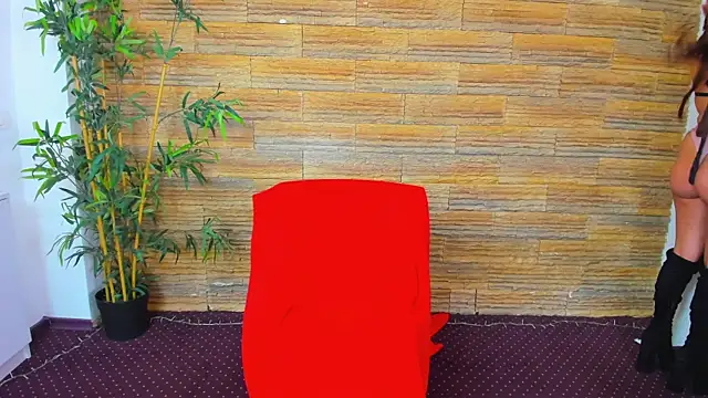 Snapshot of Cupcake_Izzy chatting on March 29, 5:40 am Cupcake Izzy online show from March 29, 5:40 am