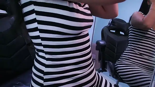 Snapshot of victoria_hernandez_t_ chatting on October 15, 1:22 pm victoria hernandez t online show from October 15, 1:22 pm