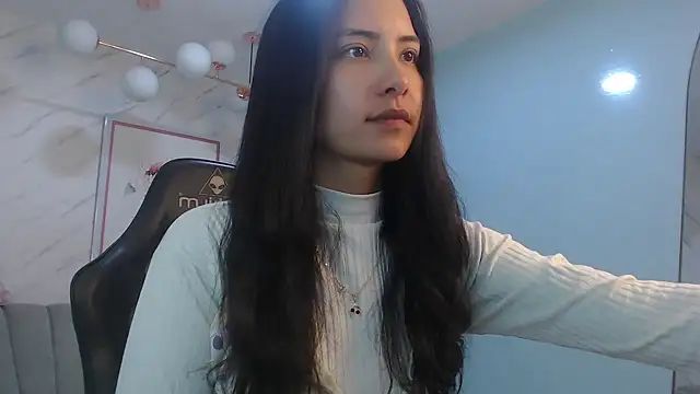 victoria hernandez t  online show from April 14, 1:28 pm