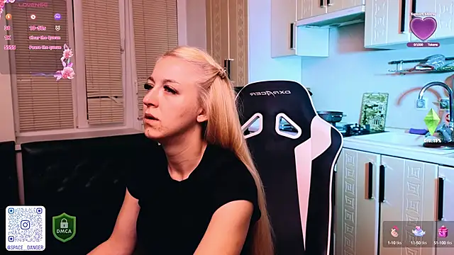 Snapshot of space_danger chatting on October 12, 3:33 pm space danger online show from October 12, 3:33 pm