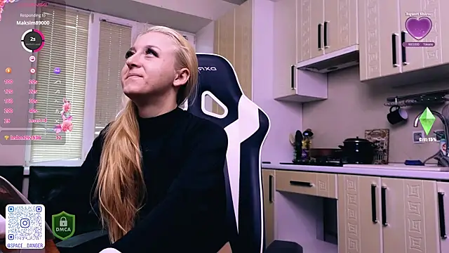 Snapshot of space_danger chatting on October 16, 5:08 am space danger online show from October 16, 5:08 am