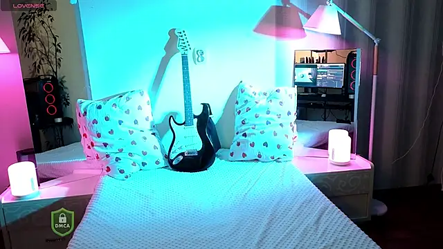 Snapshot of space_danger chatting on October 26, 2:56 pm space danger online show from October 26, 2:56 pm