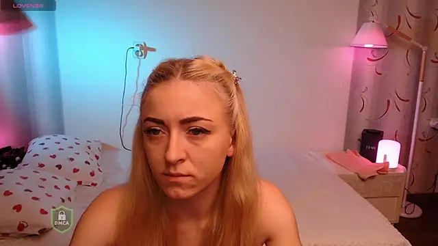 Snapshot of space_danger chatting on November 9, 8:45 am space danger online show from November 9, 8:45 am