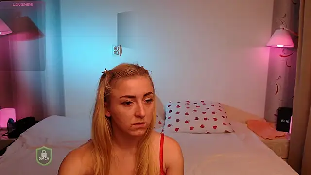 Snapshot of space_danger chatting on November 18, 5:17 pm space danger online show from November 18, 5:17 pm