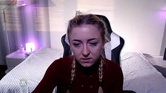 Snapshot of space_danger chatting on December 14, 5:24 am space danger online show from December 14, 5:24 am