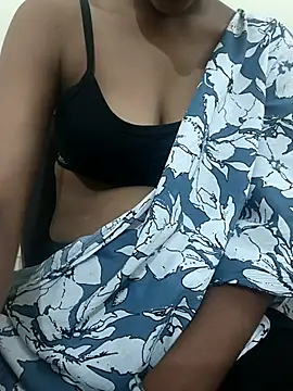 Snapshot of Alia-00 chatting on October 3, 4:31 am Alia-00 online show from October 3, 4:31 am