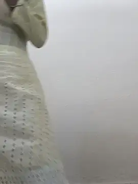 Snapshot of Alia-00 chatting on October 28, 4:05 am Alia-00 online show from October 28, 4:05 am