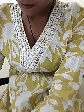 Snapshot of Alia-00 chatting on November 1, 4:03 am Alia-00 online show from November 1, 4:03 am