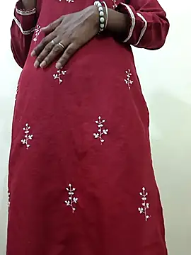 Snapshot of Alia-00 chatting on November 3, 4:03 am Alia-00 online show from November 3, 4:03 am