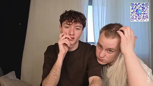 Snapshot of Kevin_Young_Cat chatting on April 1, 11:55 am Kevin Young Cat online show from April 1, 11:55 am