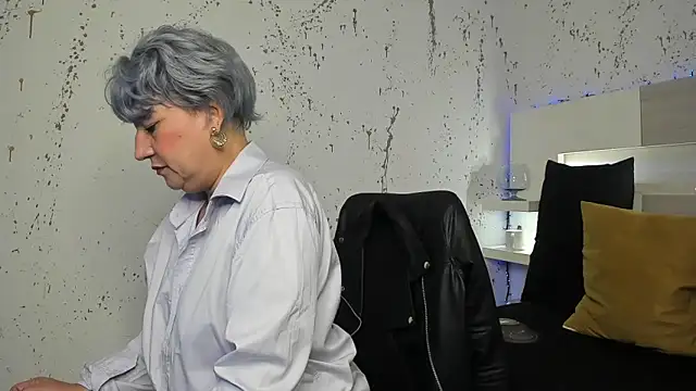 JaddeWalker online show from October 14, 11:33 am