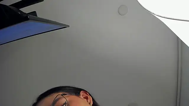 LaurenMitchell1 online show from October 26, 3:34 am