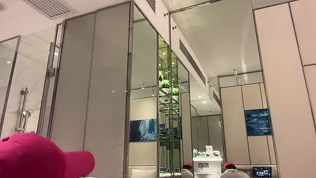 Snapshot of heywilliam chatting on October 14, 3:35 pm heywilliam online show from October 14, 3:35 pm