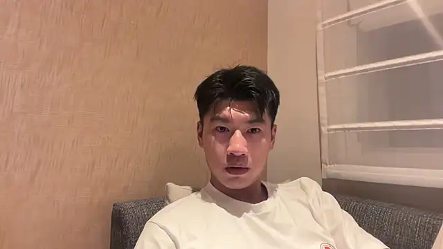 Snapshot of heywilliam chatting on October 15, 1:33 pm heywilliam online show from October 15, 1:33 pm