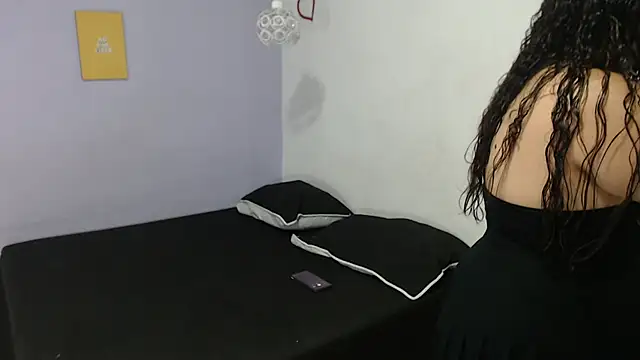 penelope gucci1 online show from September 23, 12:08 pm