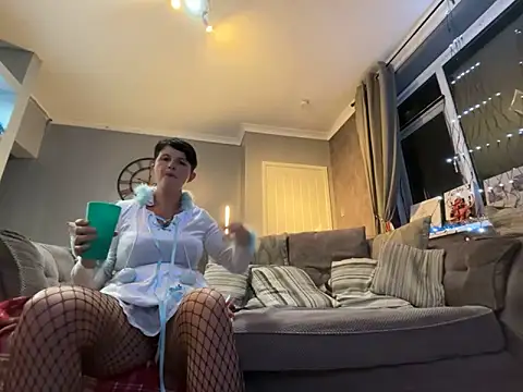 Snapshot of backdoorgalore4you chatting on December 21, 9:33 pm backdoorgalore4you online show from December 21, 9:33 pm