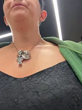 Snapshot of backdoorgalore4you chatting on February 7, 9:18 pm backdoorgalore4you online show from February 7, 9:18 pm