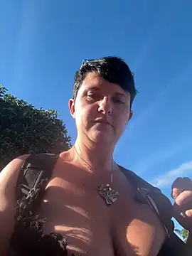 Snapshot of backdoorgalore4you chatting on February 9, 10:08 am backdoorgalore4you online show from February 9, 10:08 am