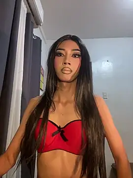Snapshot of YourTiffanyX chatting on July 3, 4:46 pm YourTiffanyX online show from July 3, 4:46 pm