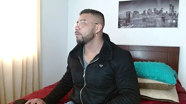 Snapshot of AntonyDAngelo25 chatting on November 16, 8:14 pm AntonyDAngelo25 online show from November 16, 8:14 pm