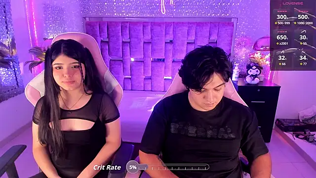 EmilyANDrew  online show from October 3, 4:20 am