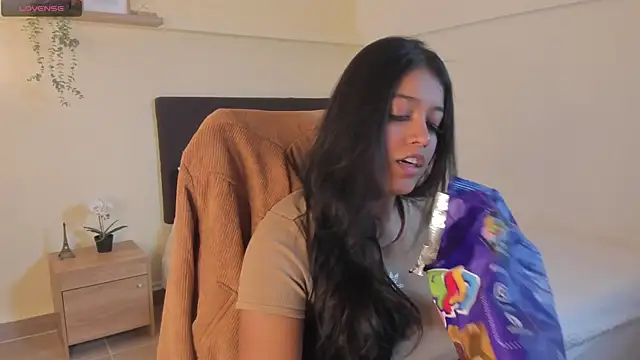 Camila Bustamante online show from June 6, 5:06 pm