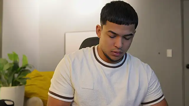 Thiago Valente online show from July 9, 1:26 pm